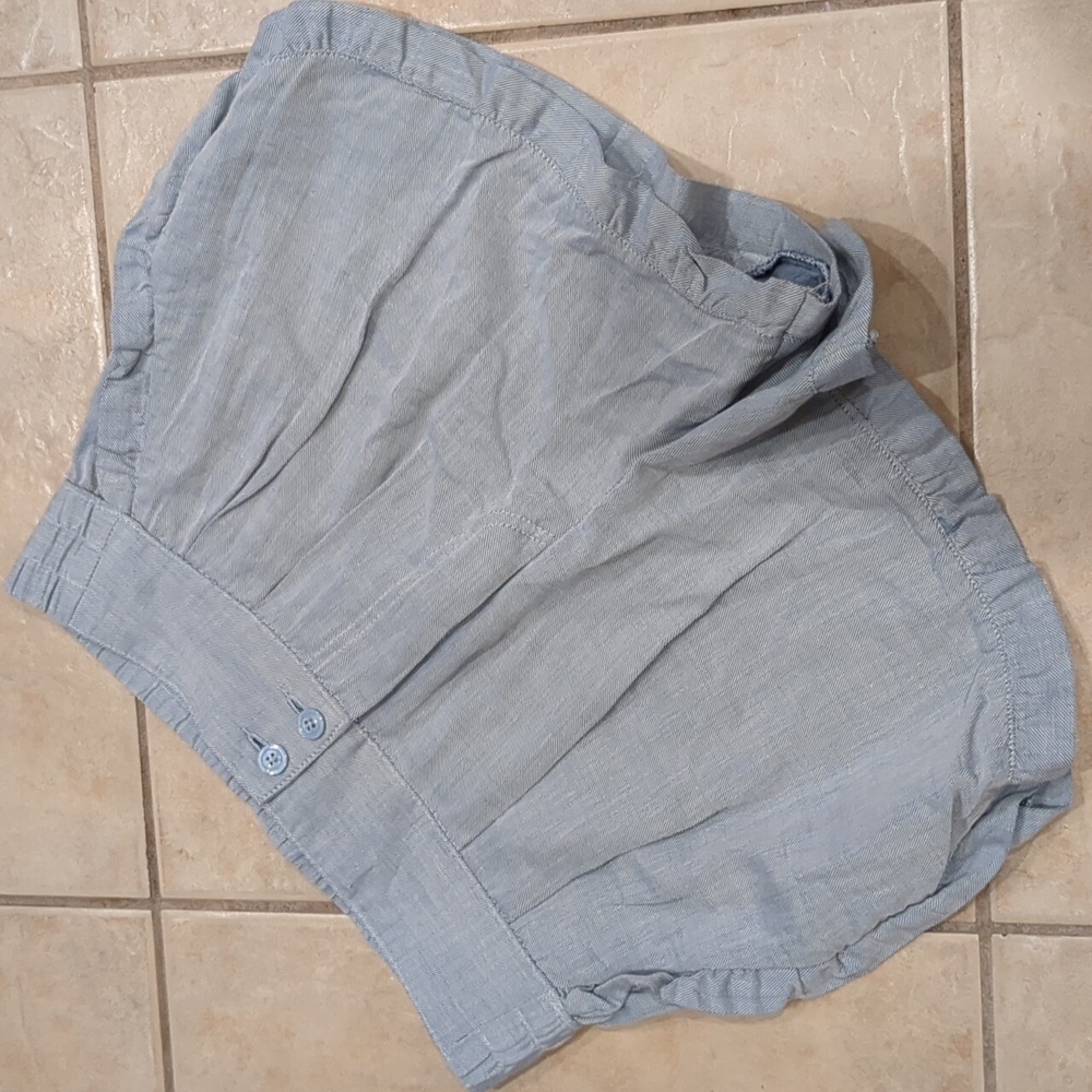 Who What Wear Gray Shorts Ruffle Edging Size 4